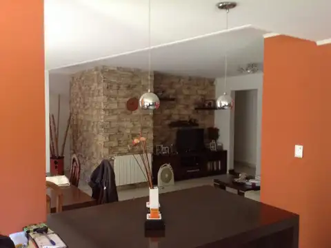 Casa en Venta en Villa Elisa, USD 450.000