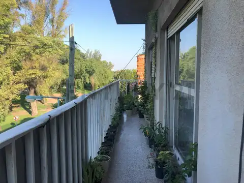 LUMINOSO DEPARTAMENTO DE 3 AMBIENTES EN VENTA EN VILLA MADERO