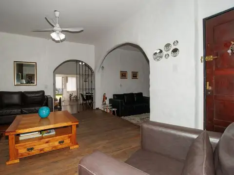casa venta en Carapachay 5 amb. PERMUTA