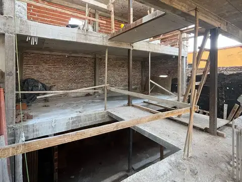 Cochera en construcción - en barrio Candioti Norte