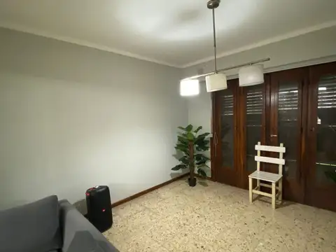 Venta De Casa De4 Ambientes Con Parque Y Pileta En San Miguel