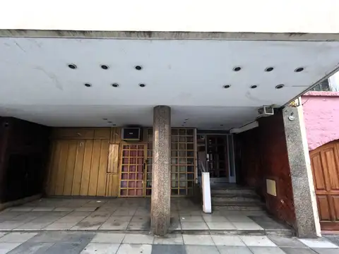 Departamento de 2 amb en Villa del Parque, 36m2 funcional, exp bajas. Balcon frances, cocina equipada, termotanque.