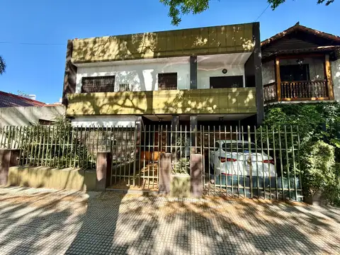 VENTA EN BOCK DOS CASAS EN LOTE PROPIO. OPORTUNIDAD DE INVERSION 