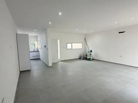 Depto Tipo Casa 4 ambientes con 1 baño