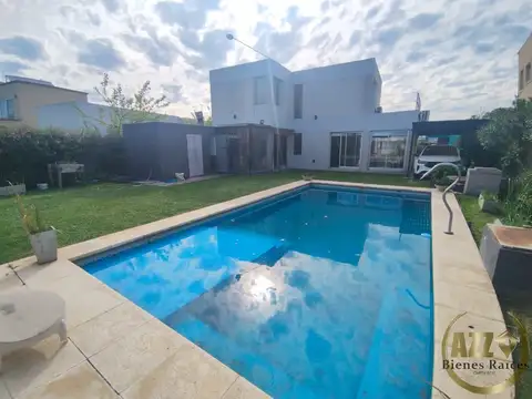 Casa 5 ambientes con 3 baños