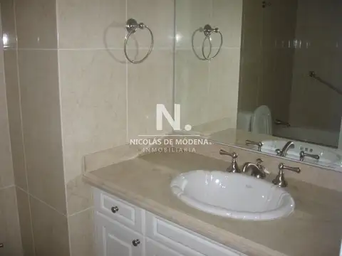 Departamento en torre de categoría, Punta del Este