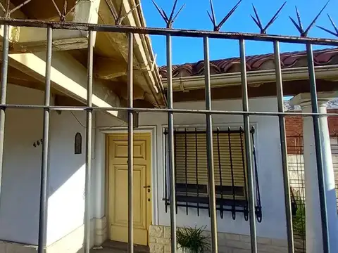 VENTA CASA C/GRAN POTENCIAL Y NUEVO VALOR EN LANUS