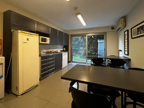 Edificio de oficinas con carácter único · Sin expensas · Lomas de San Isidro