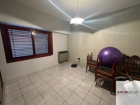 Casa en Venta con 4 cocheras