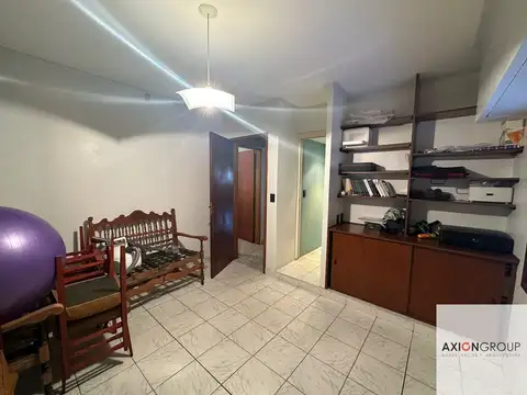 Casa 9 ambientes con 3 baños