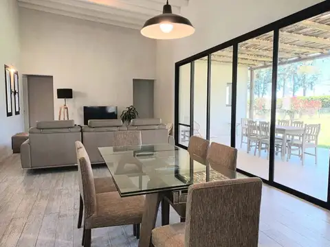 CASA VENTA PILAR GRAN LOTE APTO CREDITO