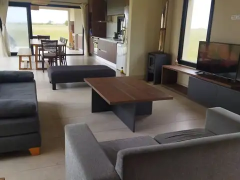 Casa en venta - 2 Dormitorios 3 Baños - Miramar