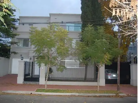 CASA EN VENTA EN MARTINEZ