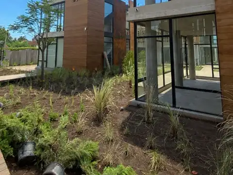 Av Senador Moron 2100, Piso Av