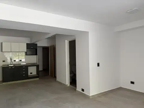 Oficina 6 ambientes con 6 baños