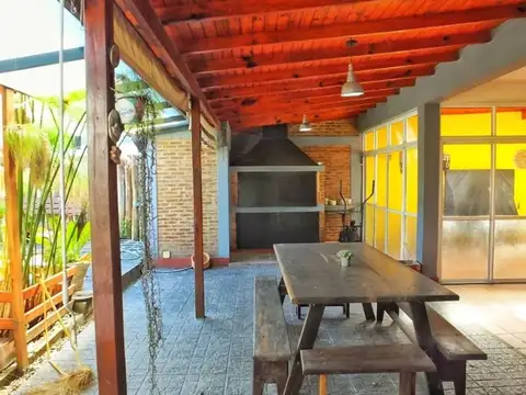 CASA EN VENTA EN GONNET