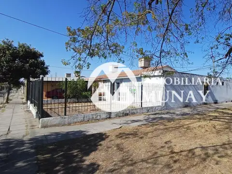 VENTA CASA EN ESQUINA BARRIO SANTA ANA 1 ZONA SUR