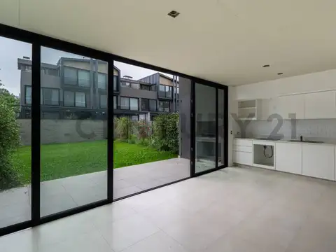 Viví en Beccar Central: dúplex 3 amb. c/ parque"