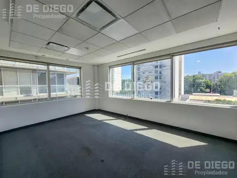 Oficina en Venta con 4 cocheras