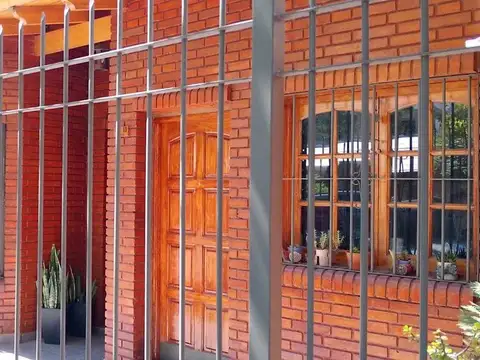 Venta espléndida casa en Las Heras