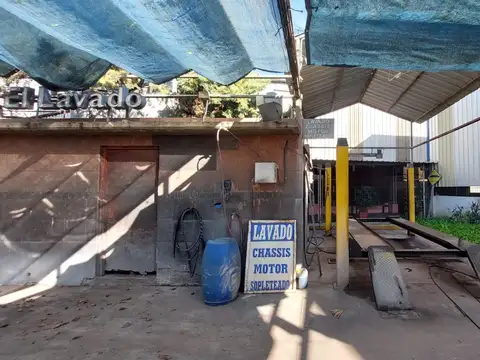 Complejo Deportivo/ Nave en venta