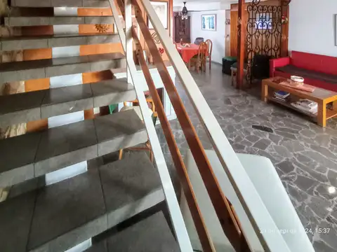 Casa 5 ambientes con 2 baños