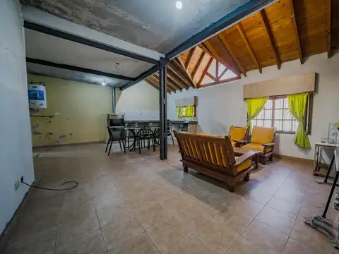 Casa en venta de 3 ambientes en Santos Lugares