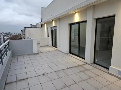 Dpto 2 amb a estrenar, 8° A, 70 m2 total, c/balcón al fte, L