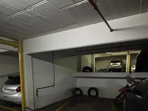 Cochera en Larrea y Cordoba