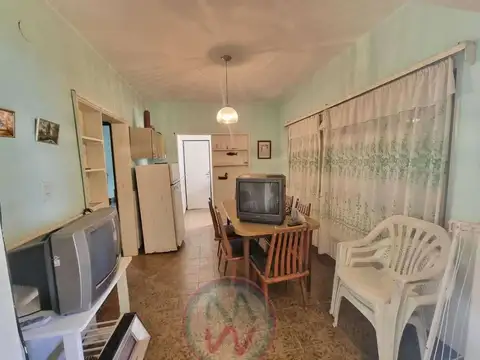 Casa 6 ambientes con 2 baños