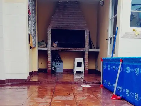 Depto Tipo Casa en Venta de 4 dormitorios