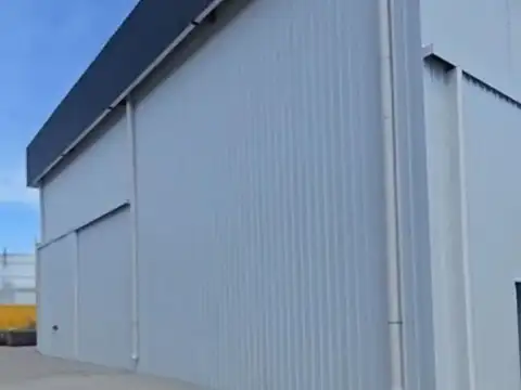 Local en Polo 52 (Parque Industrial)