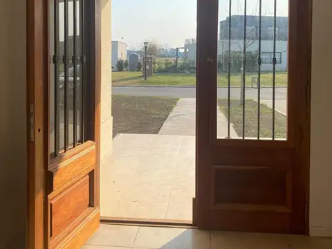 Casa en Venta en Haras Santa Maria, USD 260.000