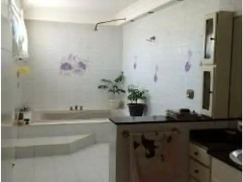 Casa en Venta en Versalles, USD 490.000