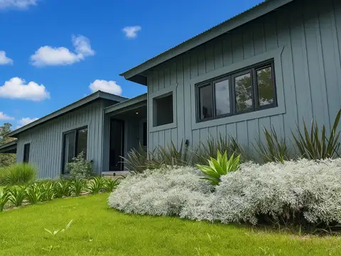 Casa  Moderna 4 Dorm c/ Pisc en Barrio Don Miguel