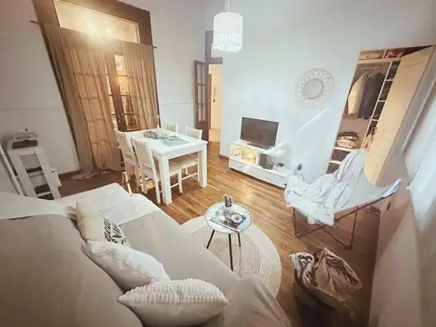 VENTA PH 2 AMB EN BARRACAS CON PATIO.  PERMUTA