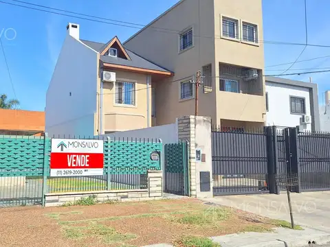 Emilio Zola al 4900 entre Lavalle y Alvear