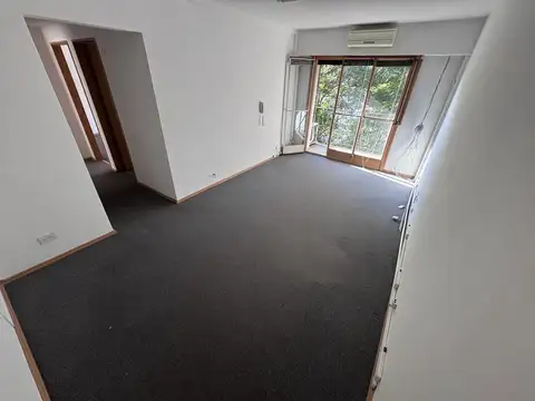 Luminoso-3 ambientes-Amplio-muy buen potencial-placares empotrados-cocina comedor diario