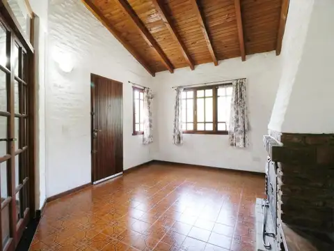 Casa 9 ambientes con 3 baños