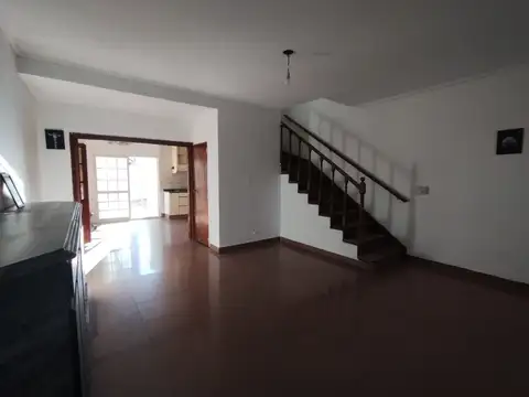 VENTA Hermosa Casa Duplex de 4 amb, Villa Adelina