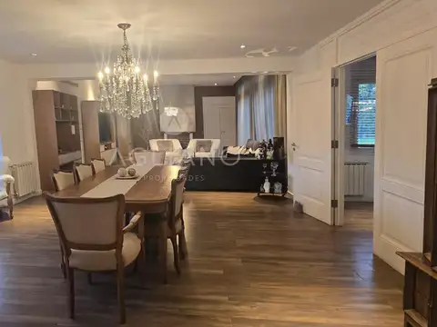 Casa 5 ambientes con 3 baños