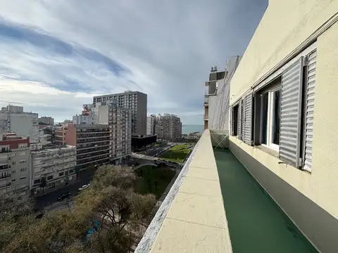 Venta Departamento 3 ambientes con dependencia. Balcón terraza. Zona Centro