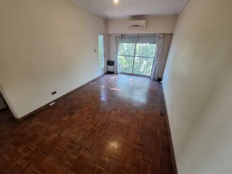 OPORTUNIDAD Dos amplios ambientes en excelente ubicación