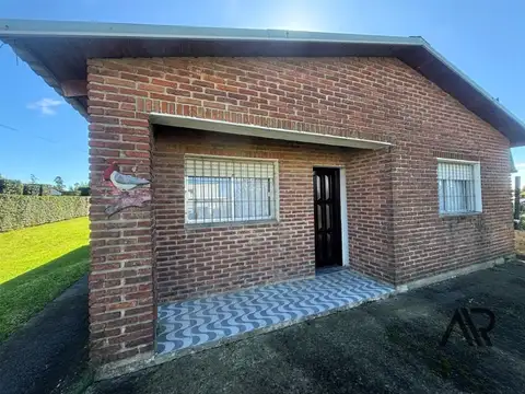 Venta Casa, Galpon, Gran Terreno En Lezica
