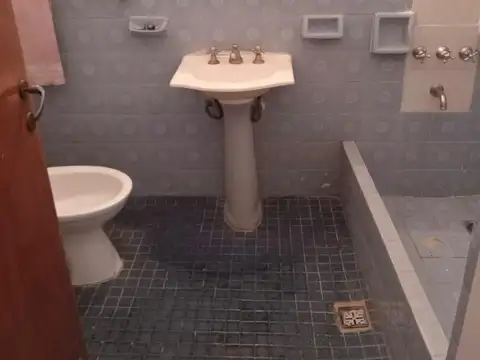 Depto Tipo Casa en Venta 40 años