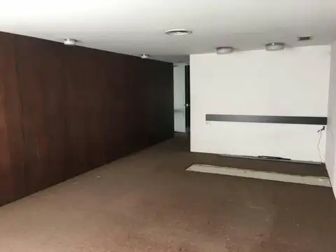 Oficina en Alquiler con 3 cocheras