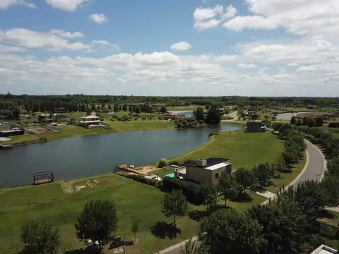 VENTA LOTE A LA LAGUNA - BARRIO EL CAZAL ESCOBAR