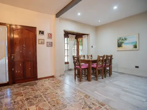 Depto Tipo Casa en Venta con 1 cocheras
