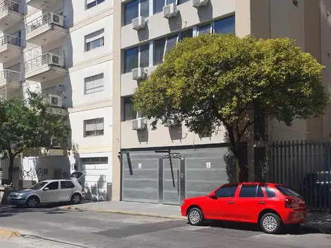 Cochera metros del Shopping Abasto