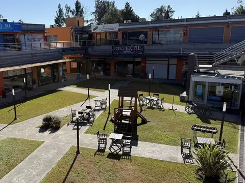 Local - Francisco Alvarez Solares Open Shop - Bajada Gorriti